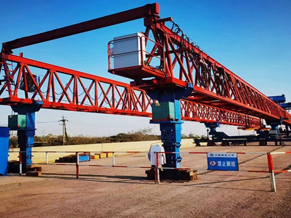 鐵路架橋機(jī)具有以下顯著特點(diǎn)