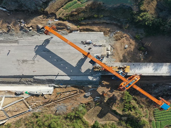 陜西銅川架橋機租賃檢查減速器固定螺栓