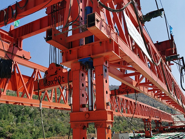 內(nèi)蒙古呼和浩特50t架橋機(jī)租賃施工防護(hù)措施